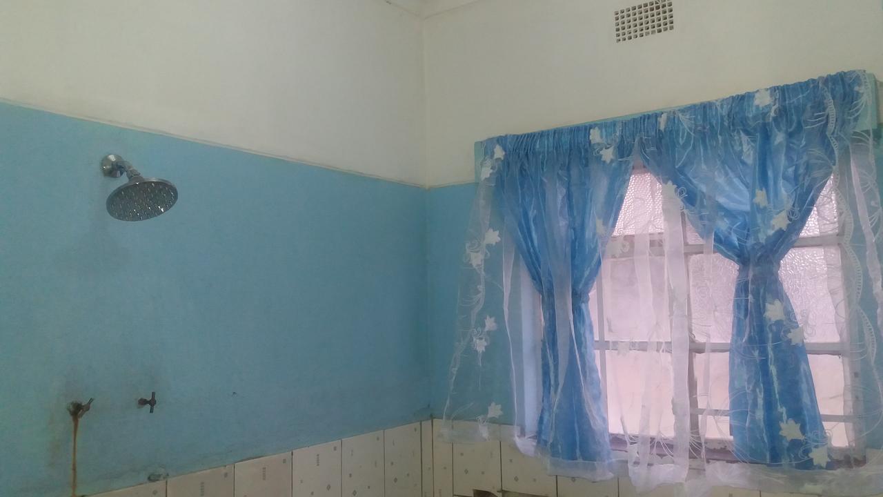 Kumunzi Backpackers Hostel Lusaka Exterior foto