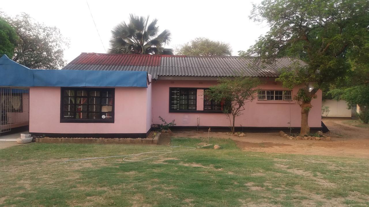 Kumunzi Backpackers Hostel Lusaka Exterior foto
